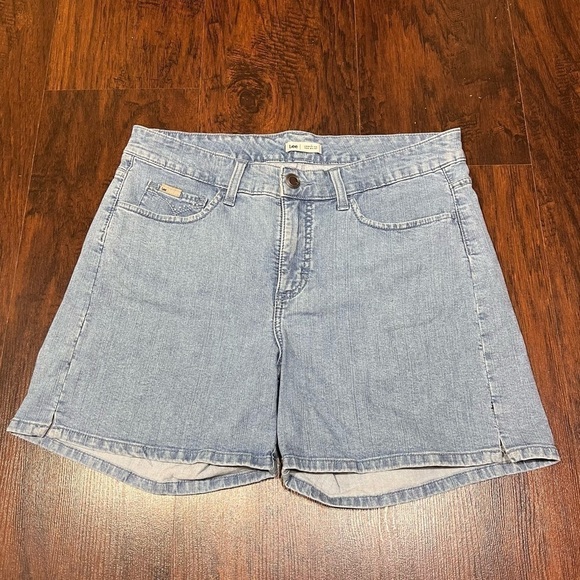 LEE vintage 90s women’s denim shorts in size 10 (medium) super cute and trendy - Picture 1 of 15